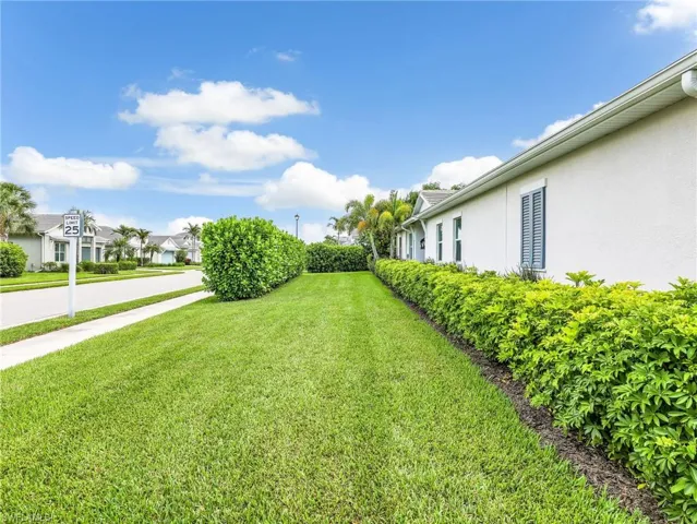 8958 Saint Lucia Dr, Naples, Florida 34114