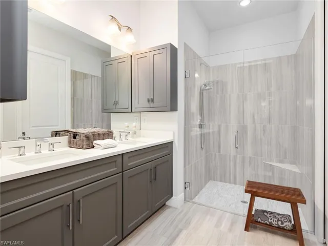 8958 Saint Lucia Dr, Naples, Florida 34114