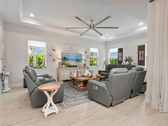 8958 Saint Lucia Dr, Naples, Florida 34114