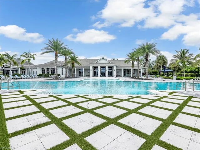 8958 Saint Lucia Dr, Naples, Florida 34114