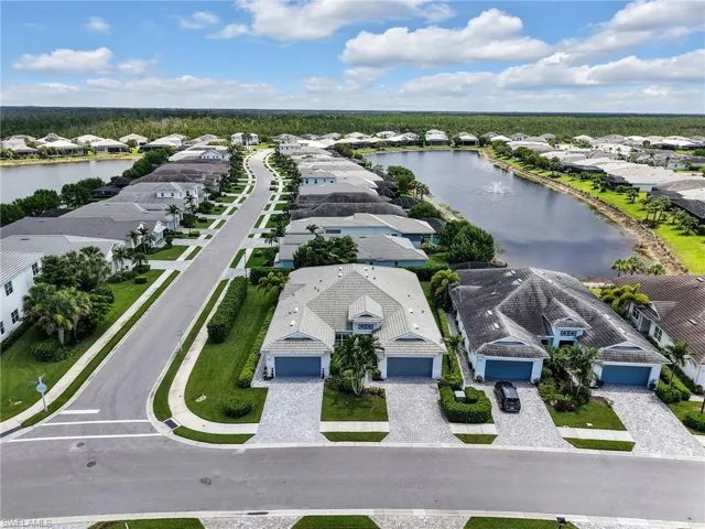 8958 Saint Lucia Dr, Naples, Florida 34114