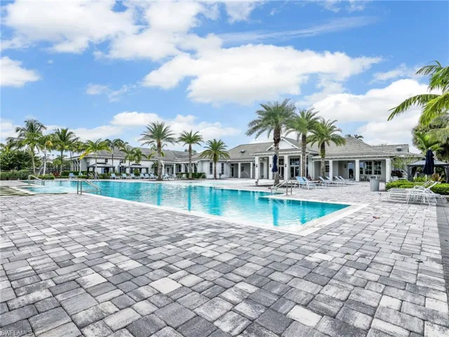 8958 Saint Lucia Dr, Naples, Florida 34114