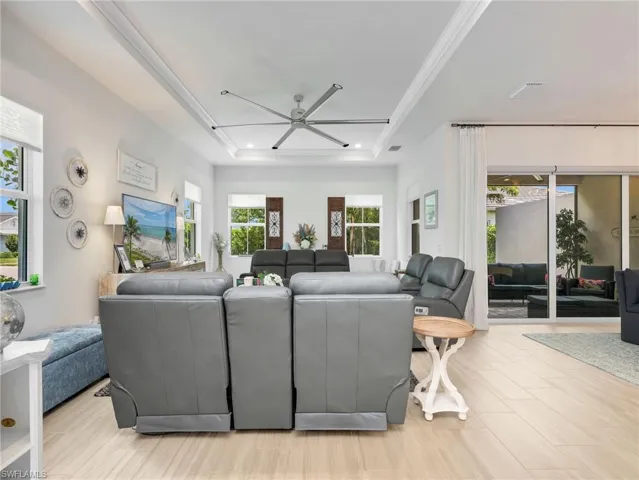 8958 Saint Lucia Dr, Naples, Florida 34114