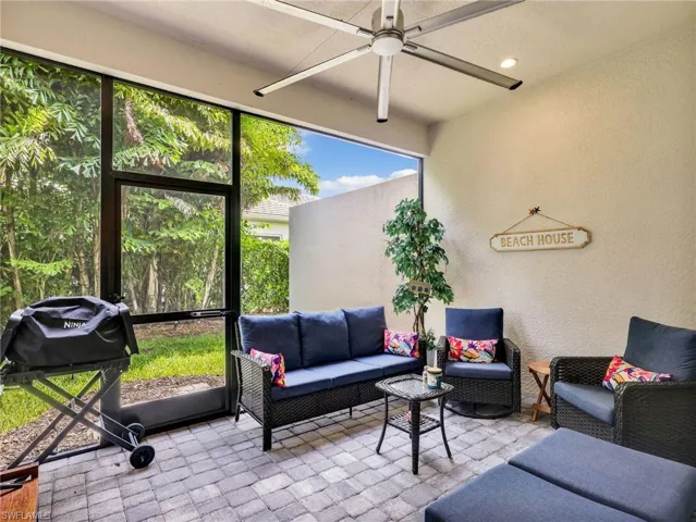 8958 Saint Lucia Dr, Naples, Florida 34114