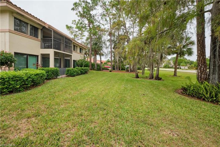 Plenty of green space around this condo.