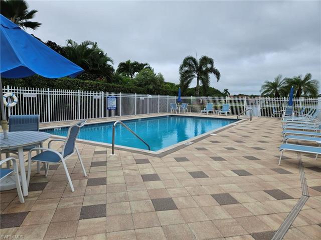 Berkshire Lakes community pool