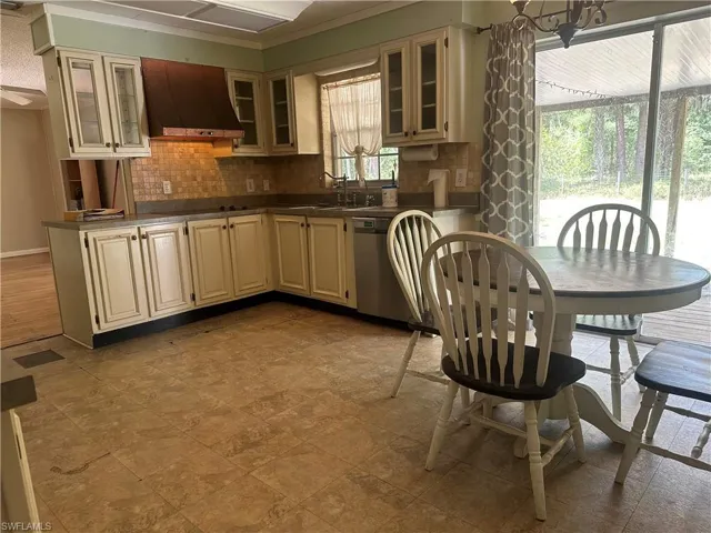 4756  Skates  CIR, Fort Myers, FL 33905