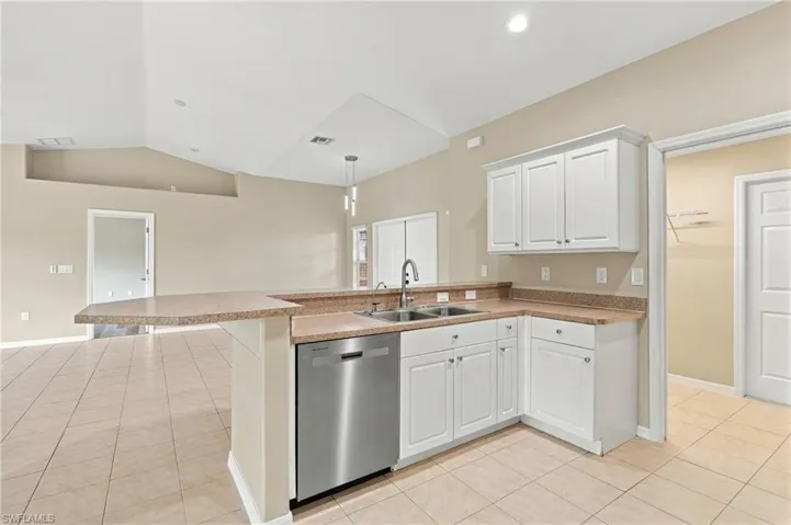 1138 Nw 15th Ter, Cape Coral, Florida 33993