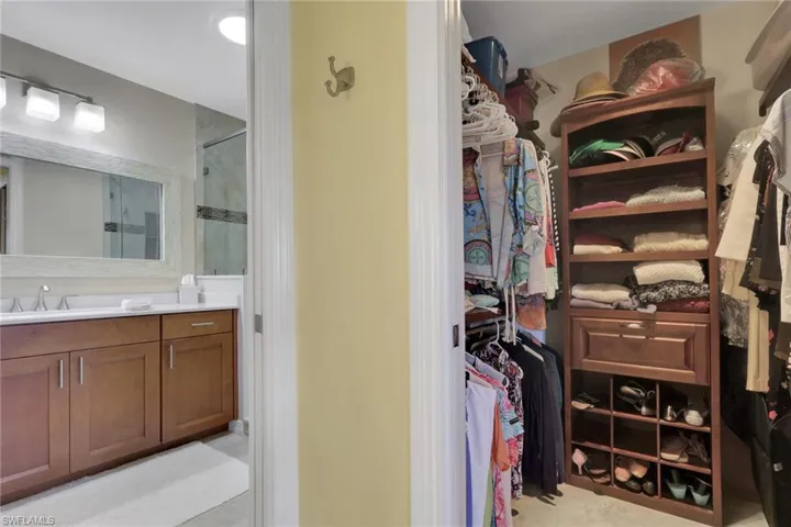 5376 Fox Hollow Dr 711, Naples, Florida 34104