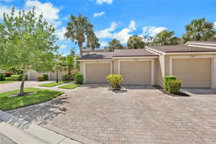5376 Fox Hollow Dr 711, Naples, Florida 34104