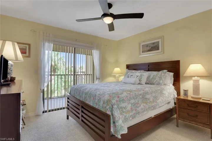 5376 Fox Hollow Dr 711, Naples, Florida 34104