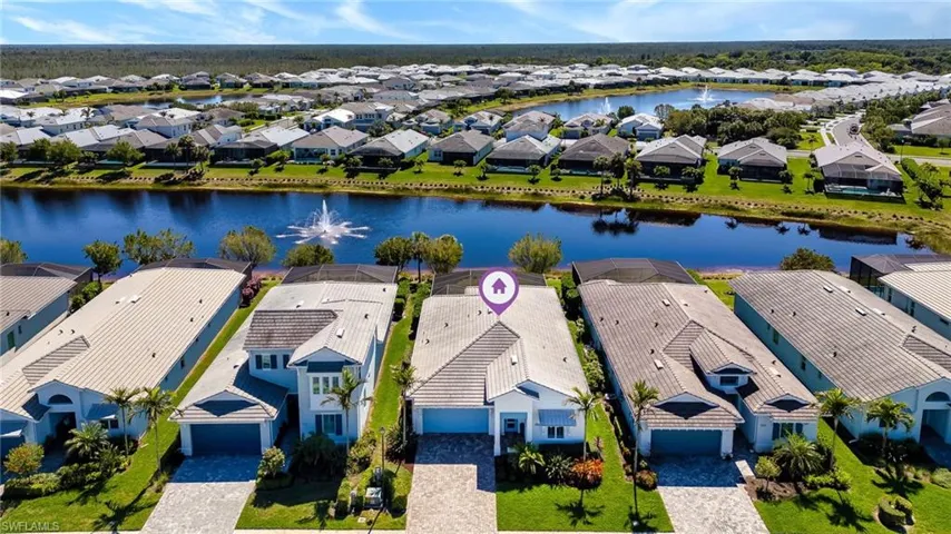 Bird's eye view featuring a residential view and a water view