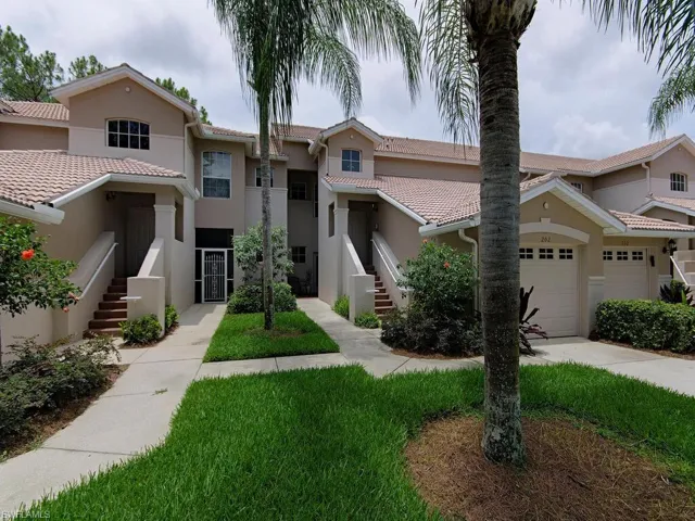8225  Danbury E BLVD, Naples, FL 34120