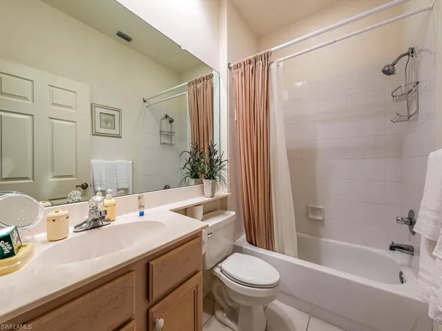 8225  Danbury E BLVD, Naples, FL 34120