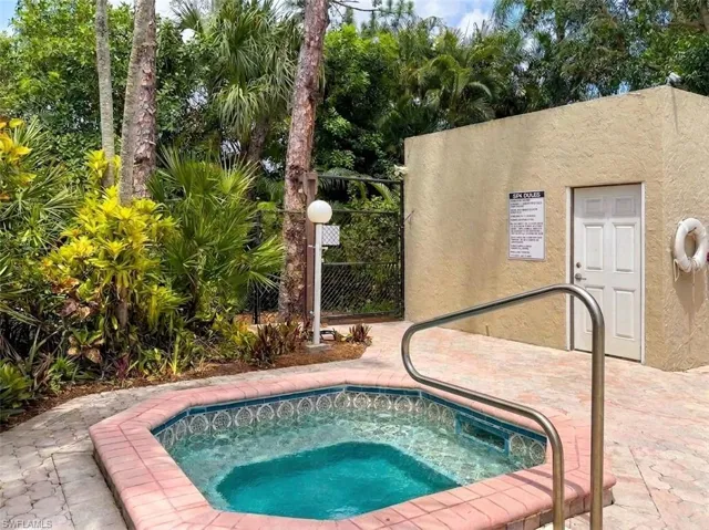 126 Pinebrook Dr, Fort Myers, Florida 33907