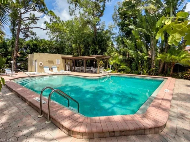 126 Pinebrook Dr, Fort Myers, Florida 33907