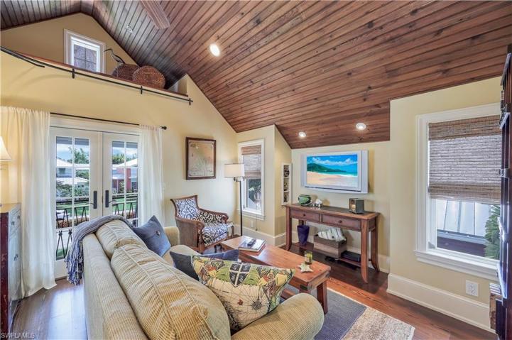 4th bedroom, tv room or study!