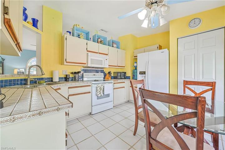 1307 NE 9th PL, CAPE CORAL FL 33909