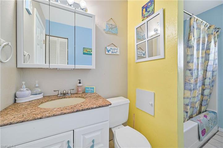 1307 NE 9th PL, CAPE CORAL FL 33909