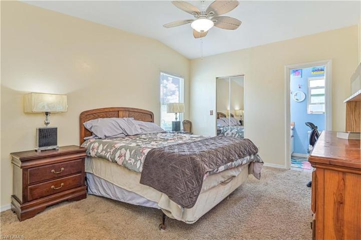 1307 NE 9th PL, CAPE CORAL FL 33909