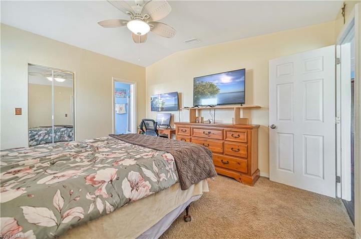1307 NE 9th PL, CAPE CORAL FL 33909