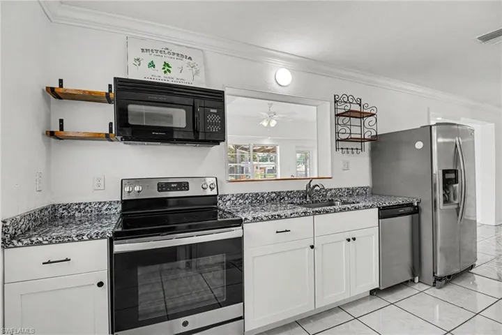 20 Estate Dr, North Fort Myers, Florida 33917