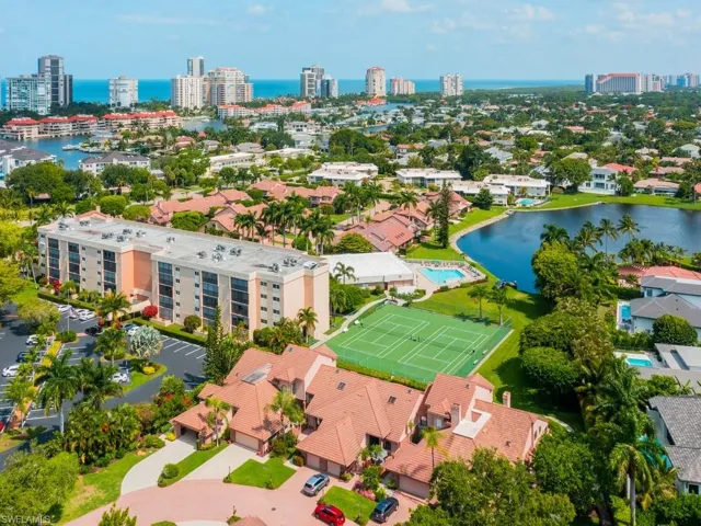 A very desirable location so close to the beaches and the shops and restaurants of Venetian Village