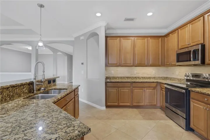 2118  Satsuma  LN, Naples, FL 34120