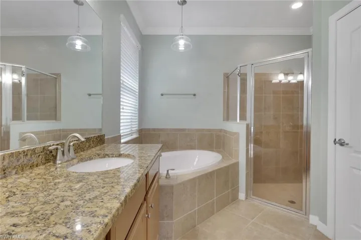 2118  Satsuma  LN, Naples, FL 34120