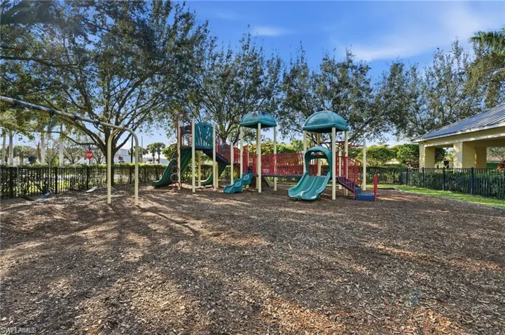 2118  Satsuma  LN, Naples, FL 34120