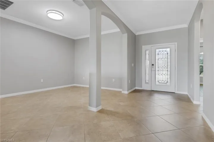 2118  Satsuma  LN, Naples, FL 34120