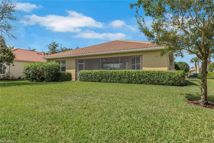 2118  Satsuma  LN, Naples, FL 34120