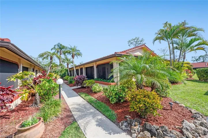 2036  Pine Isle  LN, Naples, FL 34112