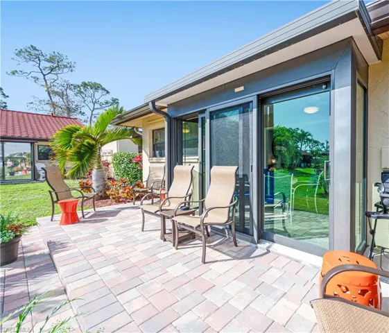 2036  Pine Isle  LN, Naples, FL 34112