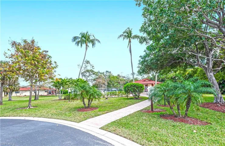 2036  Pine Isle  LN, Naples, FL 34112