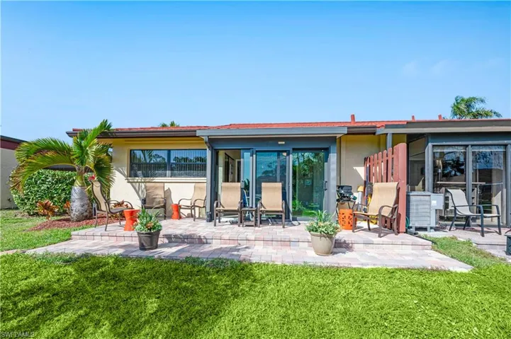 2036  Pine Isle  LN, Naples, FL 34112