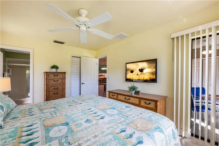2036  Pine Isle  LN, Naples, FL 34112