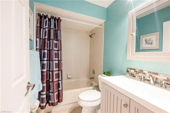 2036  Pine Isle  LN, Naples, FL 34112