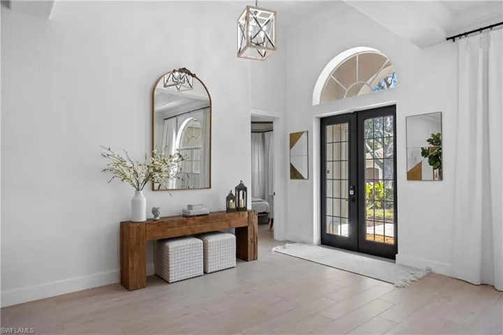 335  Cypress W WAY, Naples, FL 34110