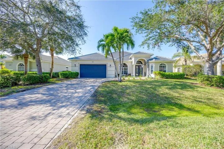 335  Cypress W WAY, Naples, FL 34110
