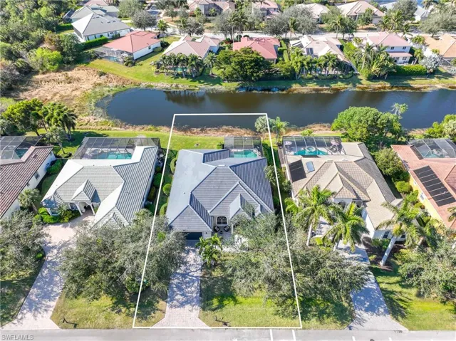 335  Cypress W WAY, Naples, FL 34110
