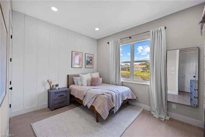 335  Cypress W WAY, Naples, FL 34110