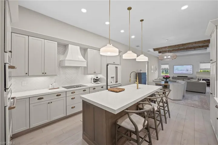 335  Cypress W WAY, Naples, FL 34110