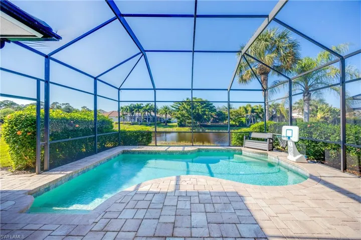 335  Cypress W WAY, Naples, FL 34110