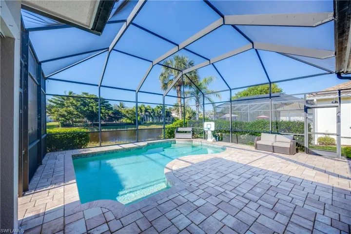 335  Cypress W WAY, Naples, FL 34110