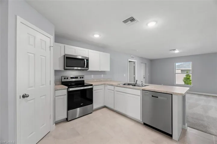 3515 72nd St W, Lehigh Acres Fl 33971