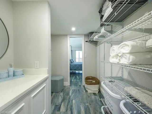 1  Bluebill  AVE, Naples, FL 34108