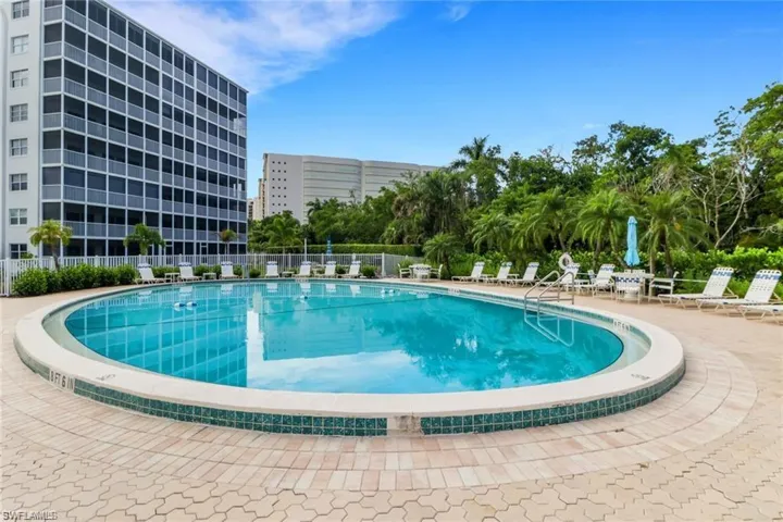 1  Bluebill  AVE, Naples, FL 34108