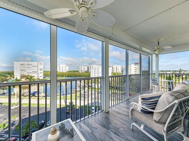 1  Bluebill  AVE, Naples, FL 34108