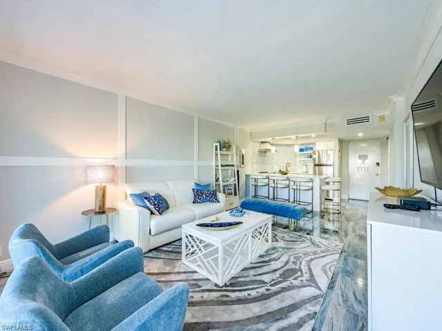 1  Bluebill  AVE, Naples, FL 34108